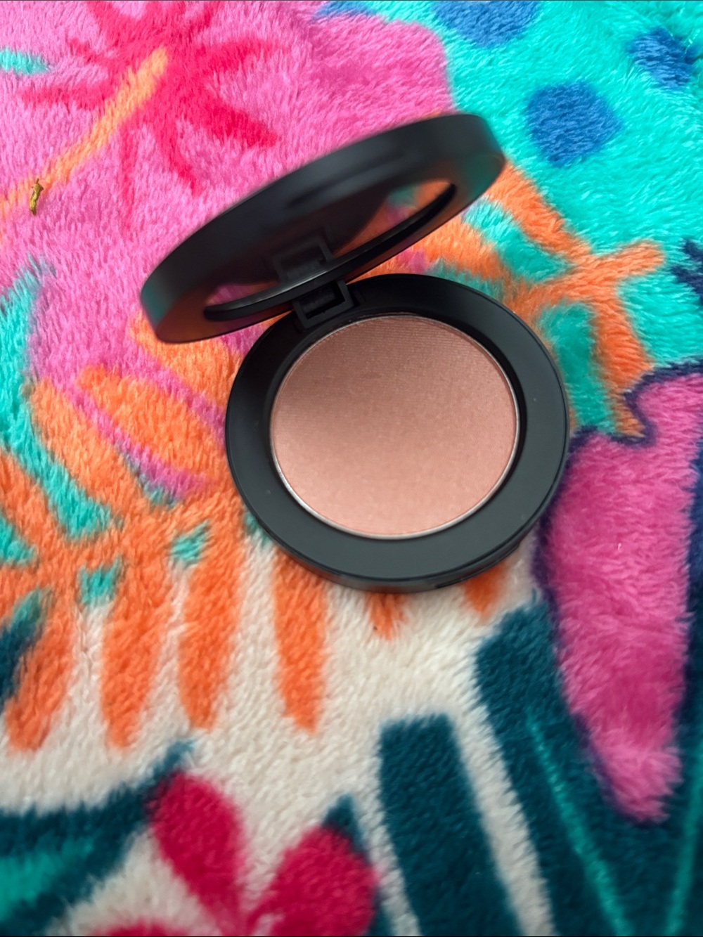 YoungBlood- Sugar Plum Pressed mineral Blush